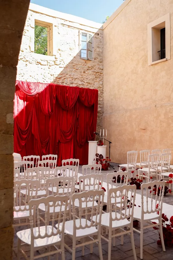 mariage-rouge-et-noir-luxe-delamourdanslair-wedding-designer-haut-de-gamme ©Camille Coste (5)