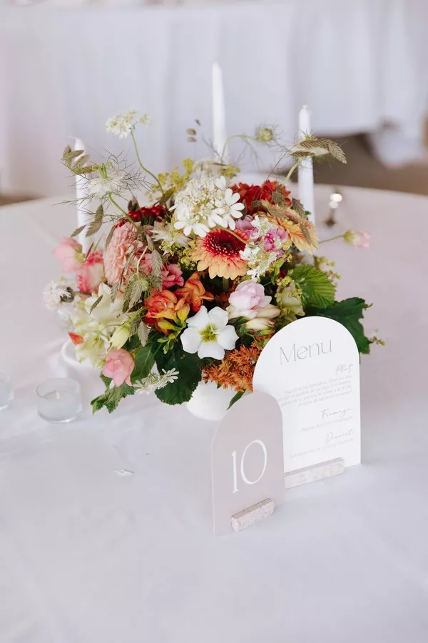 mariage-terracota-vert-sauge-grange-de-javon-delamourdanslair-wedding-design ©Ma Nébuleuse (2)