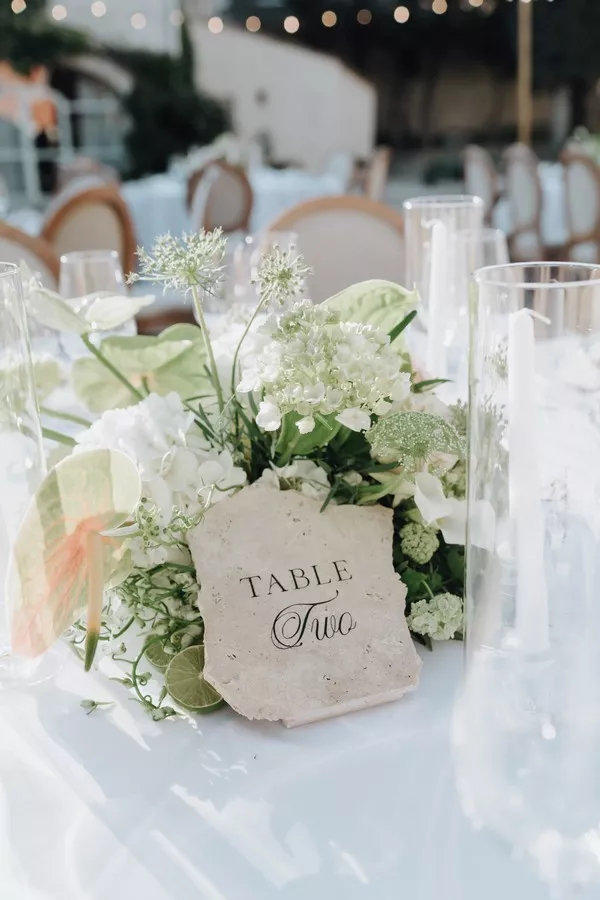 mariage-vert-et-blanc-chateau-de-l-hospitalet-delamourdanslair-wedding-design-provence ©laurene-and-the-wolf (7)