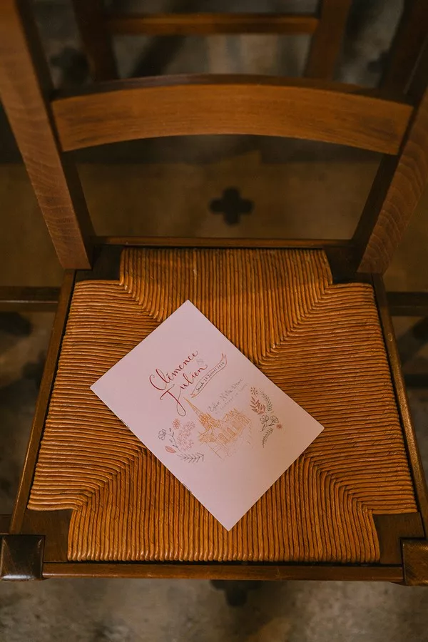 livret_de-messe-la-cocotte-en-carton_©dorotheebuteau