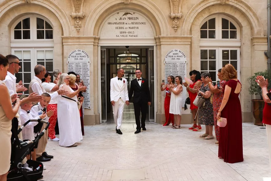 mariage-gay-glamour-rouge-noir-et-blanc ©camille-coste-photographie (13)
