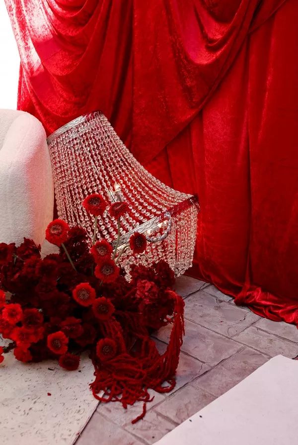 mariage-gay-glamour-rouge-noir-et-blanc ©camille-coste-photographie (17)