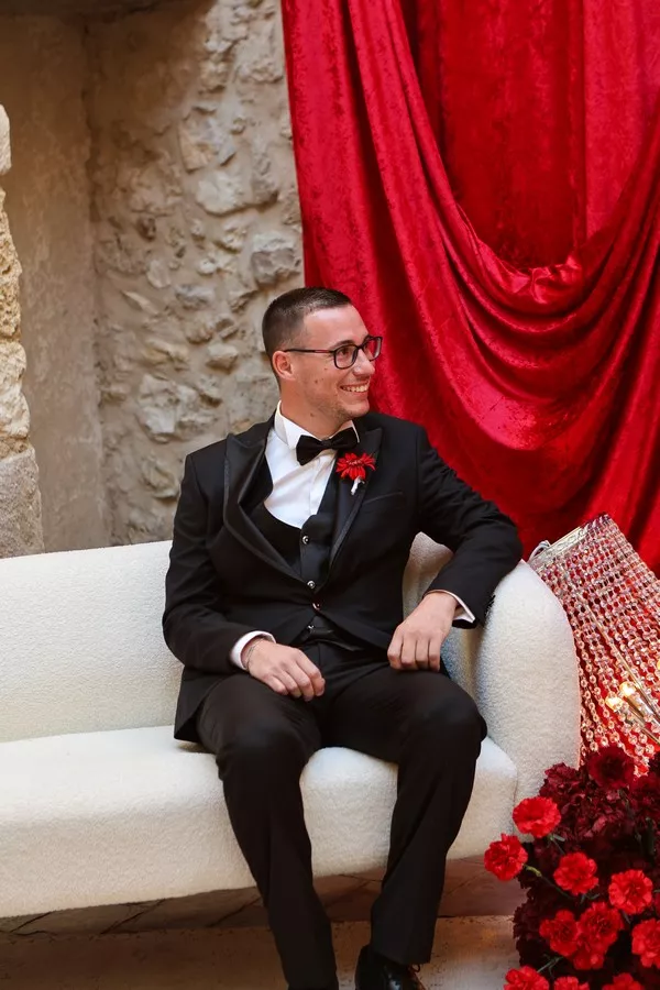 mariage-gay-glamour-rouge-noir-et-blanc ©camille-coste-photographie (25)