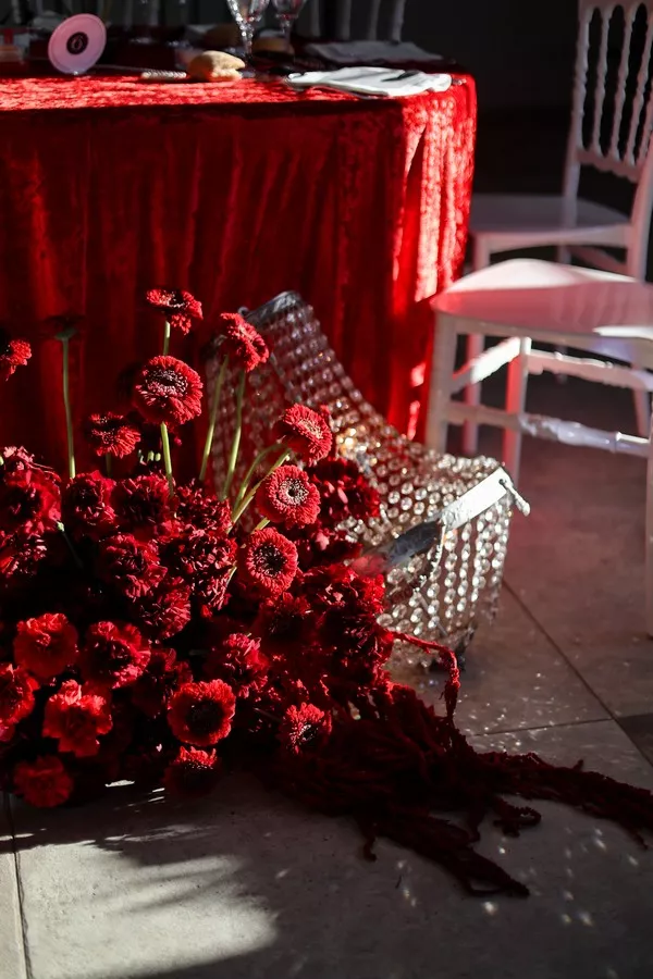 mariage-gay-glamour-rouge-noir-et-blanc ©camille-coste-photographie (38)