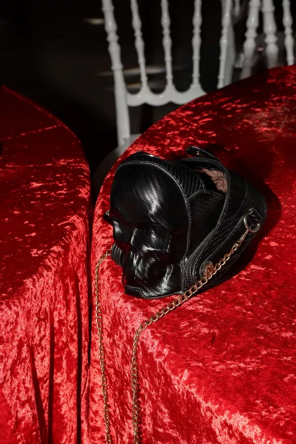 mariage-gay-glamour-rouge-noir-et-blanc ©camille-coste-photographie (44)