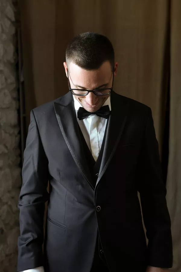 mariage-gay-glamour-rouge-noir-et-blanc ©camille-coste-photographie (7)