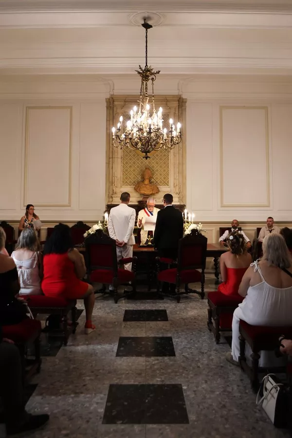 mariage-gay-glamour-rouge-noir-et-blanc ©camille-coste-photographie (9)