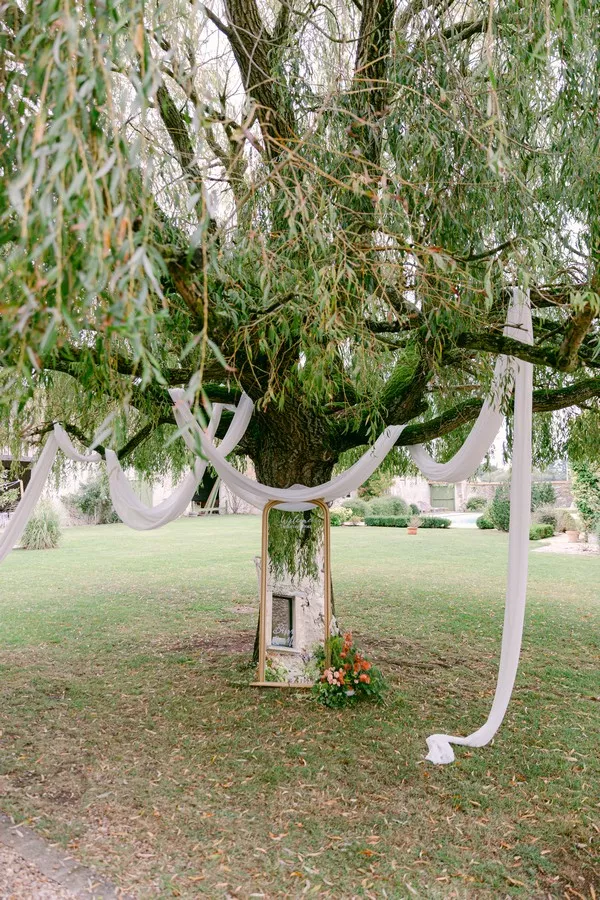 voilage-arbre-mariage-mariage-domaine-des-bayettes-yvelines-©eric_arrachart