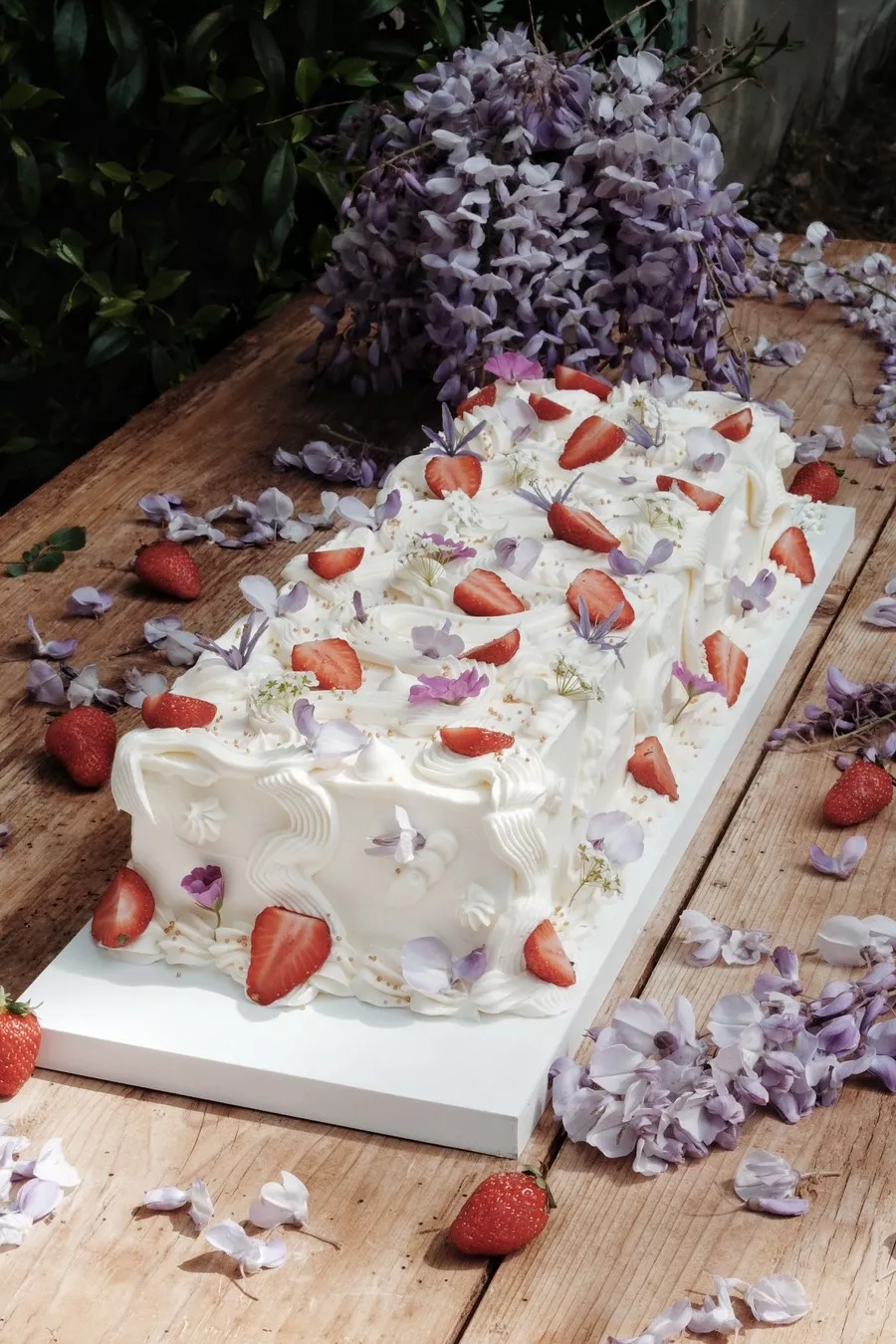 gateau-de-mariage-long-kika-and-co