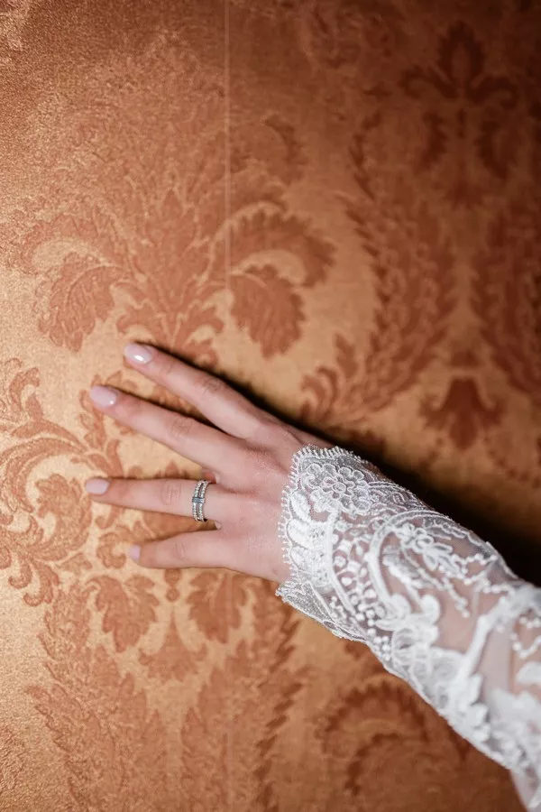 inspiration-couture-mariage-manoir-de-carabillon-calvados-normandie-©alinelargentonphotographe (12)