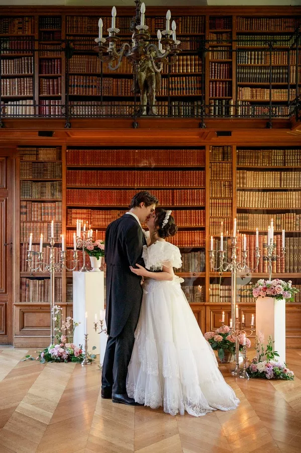 inspiration-mariage-bilbliotheque-chateau-de-beloeil-belgique