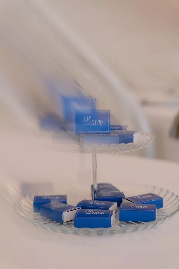 mariage-moderne-bleu-cobalt-vignoble-bordelais-chateau-dauzac-©amao-wedding (18)