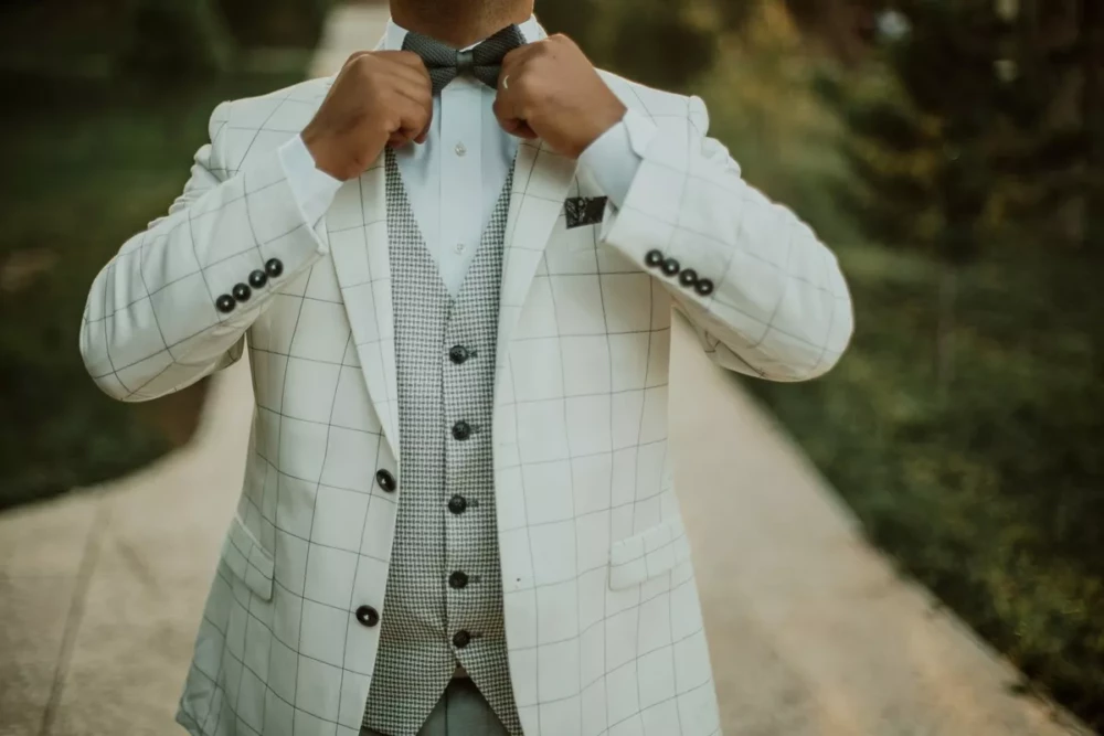 Comment choisir une tenue homme élégante pour un mariage sans sacrifier le confort