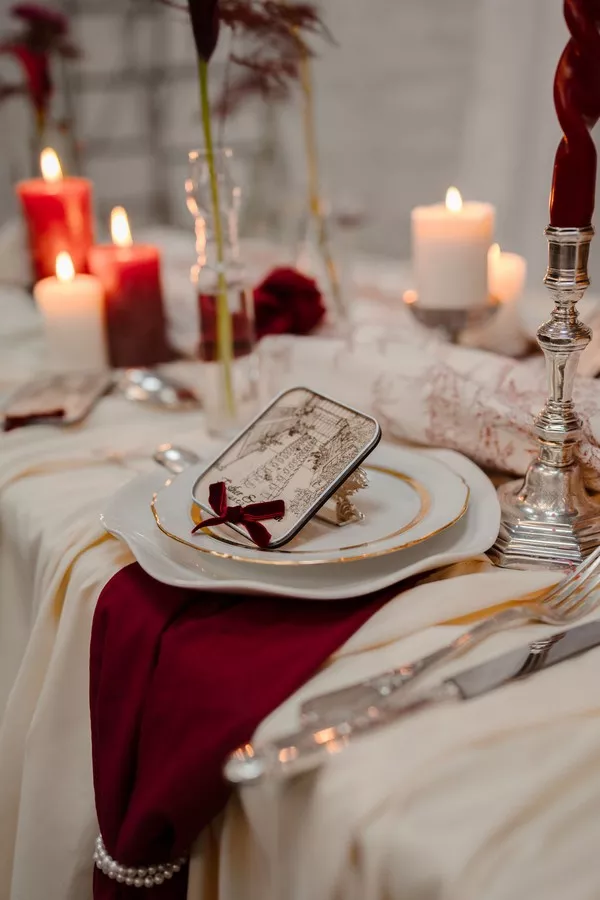 mariage-tarot-slow-wedding-rouge-blanc-minute-papiilon-agency-paris-©lightsofalhenawedding (33)