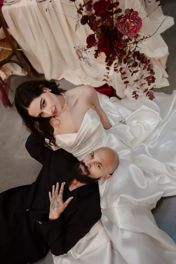 mariage-tarot-slow-wedding-rouge-blanc-minute-papiilon-agency-paris-©lightsofalhenawedding (35)