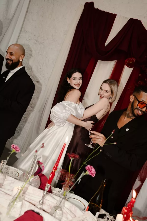 mariage-tarot-slow-wedding-rouge-blanc-minute-papiilon-agency-paris-©lightsofalhenawedding (37)