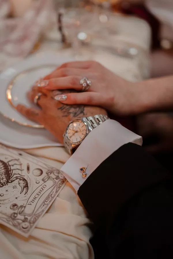 mariage-tarot-slow-wedding-rouge-blanc-minute-papiilon-agency-paris-©lightsofalhenawedding (43)