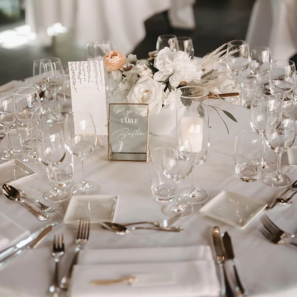 centre-de-table-blanc-romantique-locadeco-©skypictures