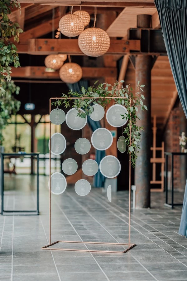plan-de-table-cuivre-locadeco-©Dadou Productions