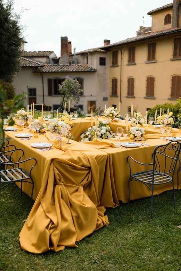mariage-jaune-doré-luxe-toscane ©theclercs (11)