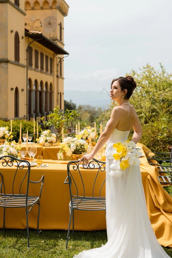 mariage-jaune-doré-luxe-toscane ©theclercs (15)