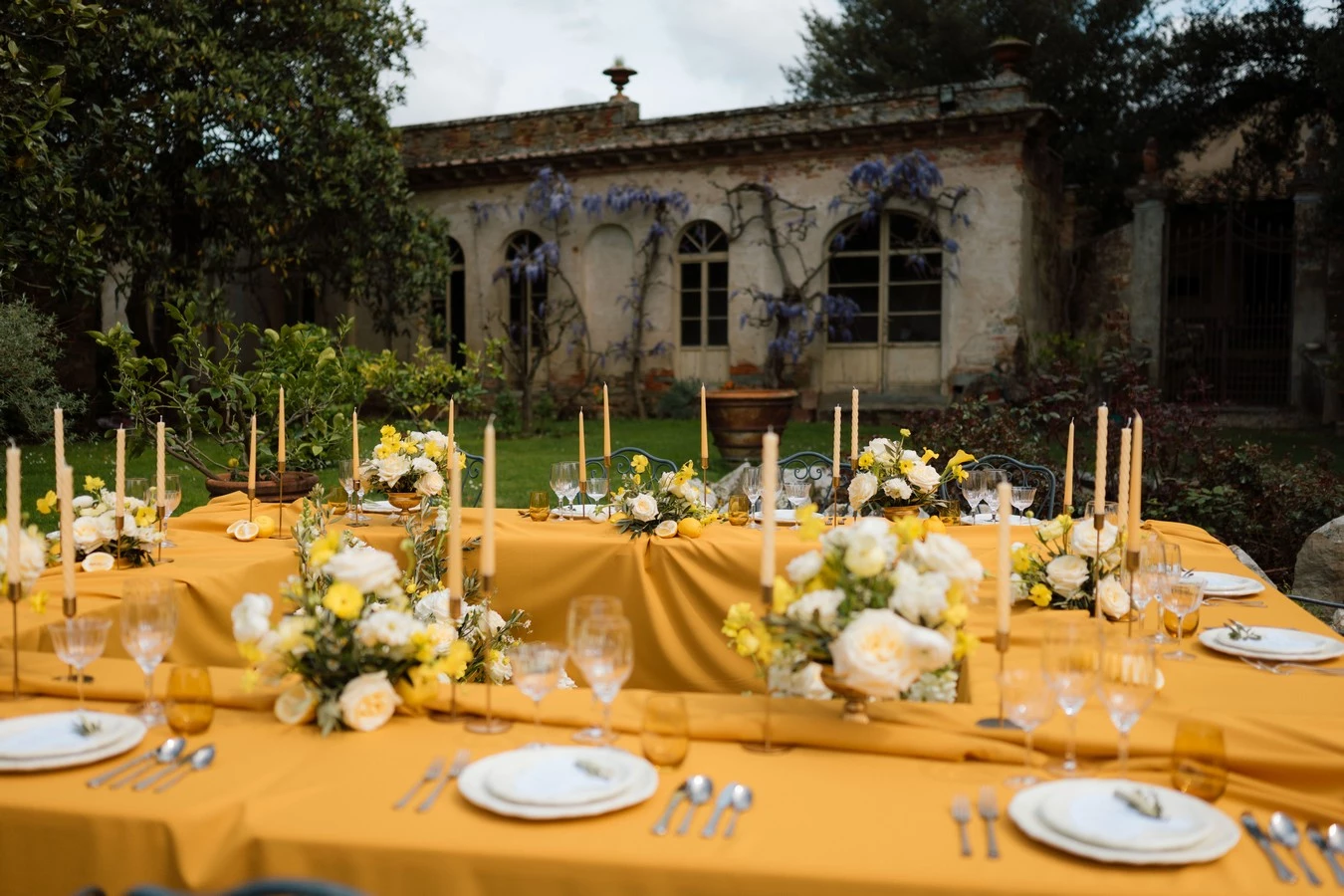 mariage-jaune-doré-luxe-toscane ©theclercs (18)