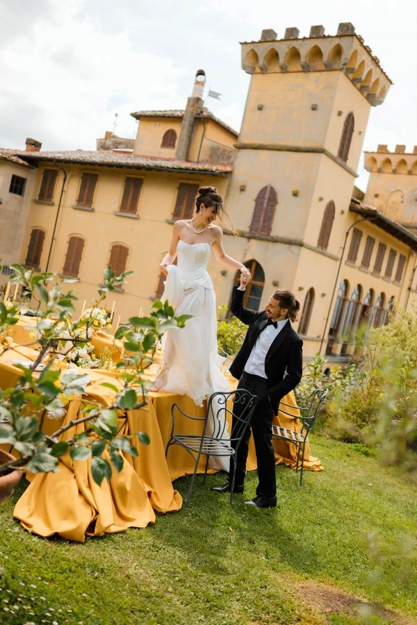 mariage-jaune-doré-luxe-toscane ©theclercs (20)