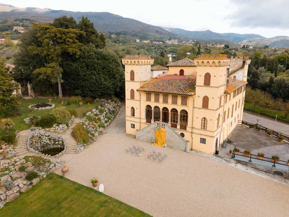 mariage-jaune-doré-luxe-toscane ©theclercs (24)