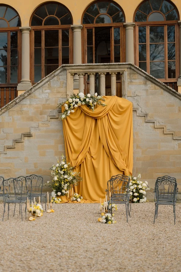 mariage-jaune-doré-luxe-toscane ©theclercs (27)
