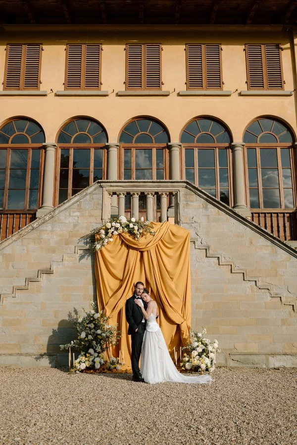 mariage-jaune-doré-luxe-toscane ©theclercs (44)