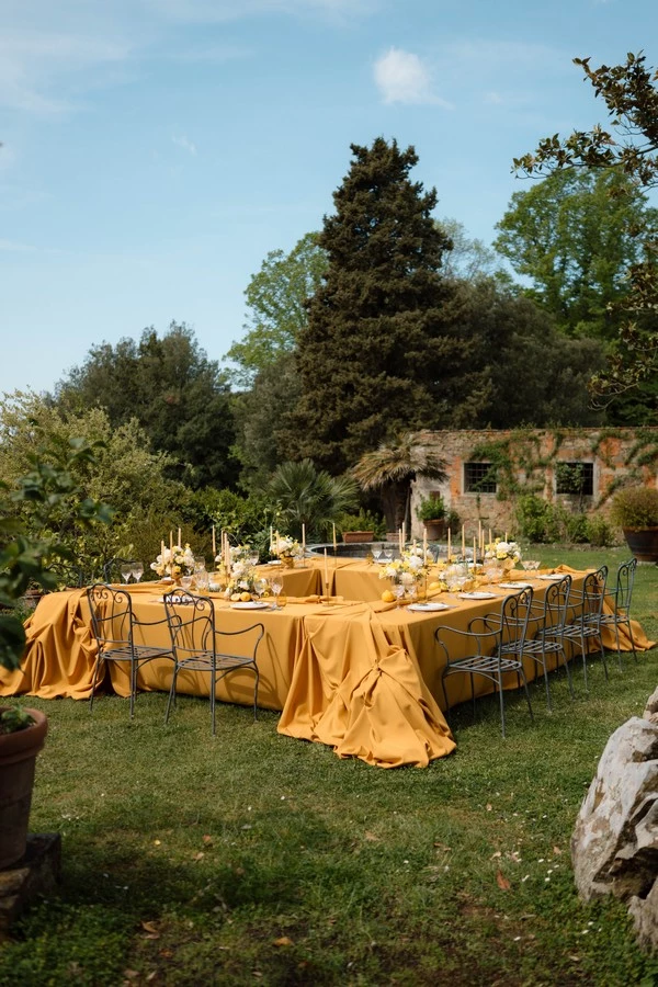 mariage-jaune-doré-luxe-toscane ©theclercs (6)