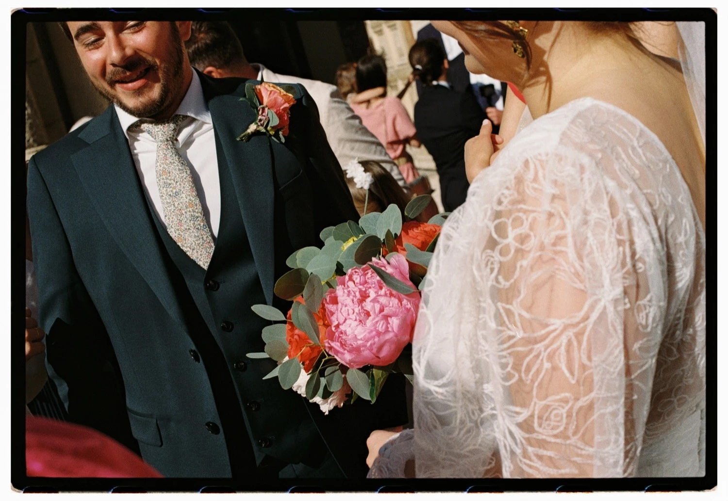 mariage-rouge-orange-grange-de-javon-provence ©celinecollomb (17)