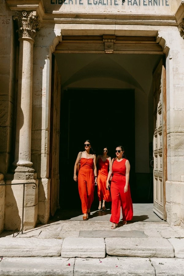 mariage-rouge-orange-grange-de-javon-provence ©celinecollomb (18)