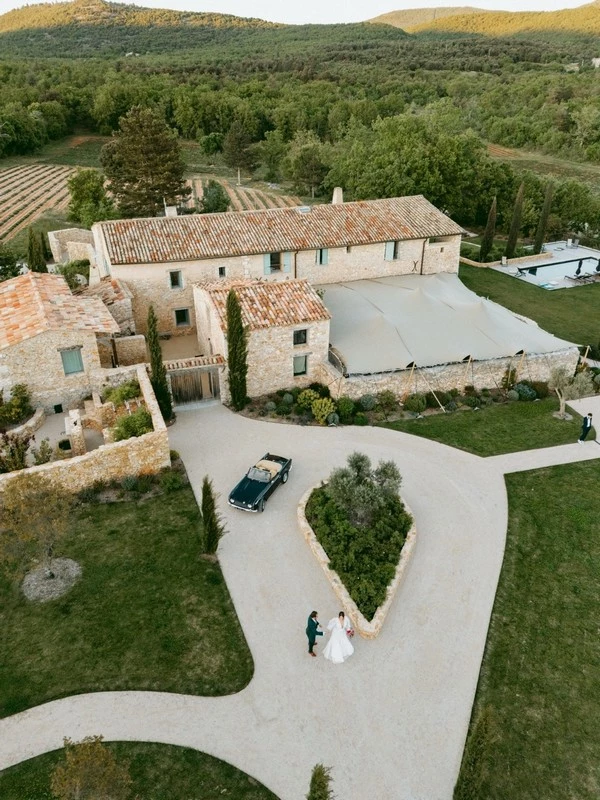 mariage-rouge-orange-grange-de-javon-provence ©celinecollomb (3)