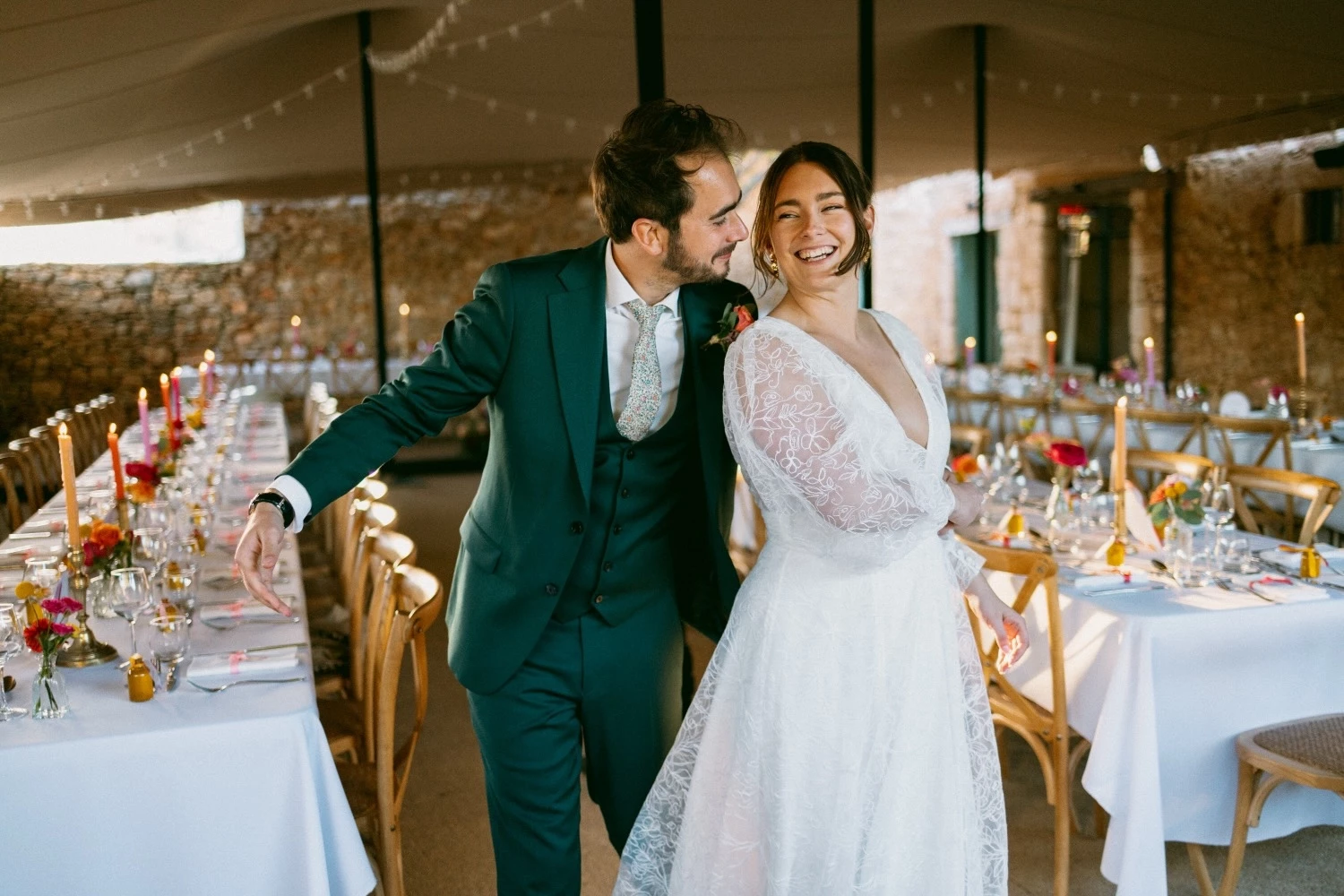 mariage-rouge-orange-grange-de-javon-provence ©celinecollomb (34)