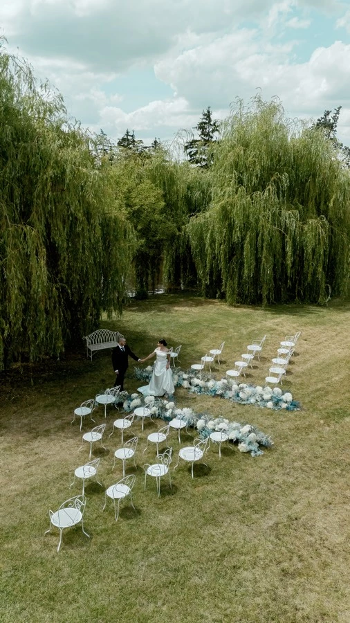 inspiration-mariage-bleu-et-blanc-chateau-de-saulnat-auvergne-©anais-capture (17)