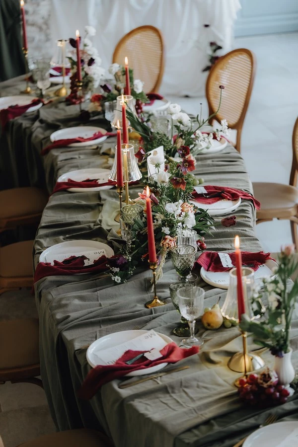 inspiration-mariage-vert-et-bordeaux-bretagne-ille-et-vilaine-domaine-obochato ©Laurene-and-the-wolf (25)