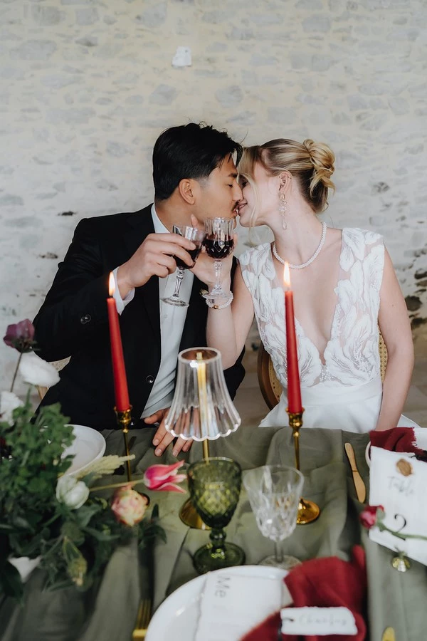 inspiration-mariage-vert-et-bordeaux-bretagne-ille-et-vilaine-domaine-obochato ©Laurene-and-the-wolf (33)