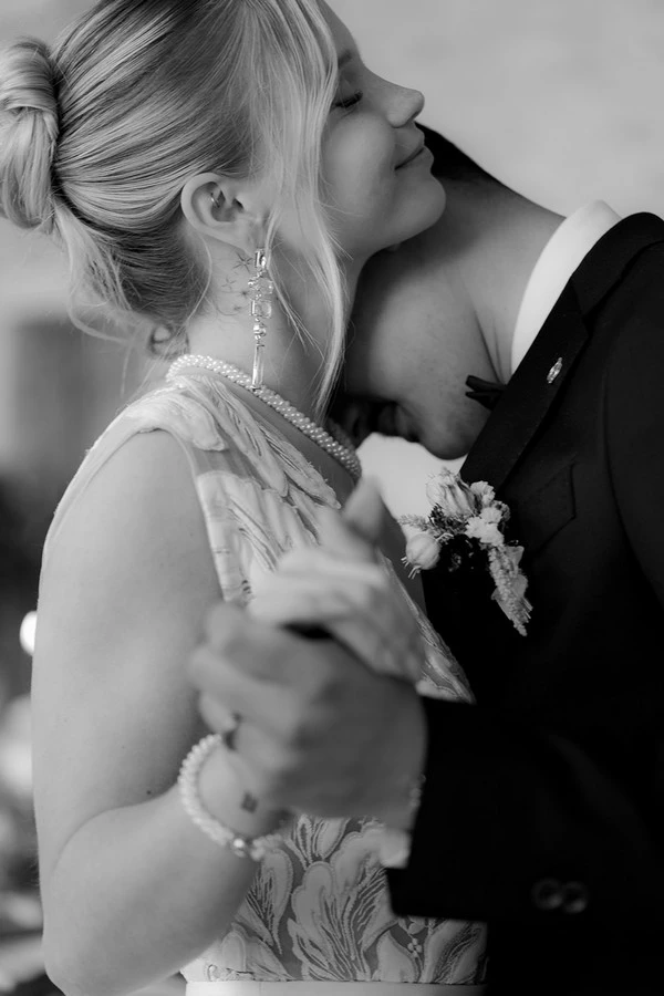 inspiration-mariage-vert-et-bordeaux-bretagne-ille-et-vilaine-domaine-obochato ©Laurene-and-the-wolf (34)