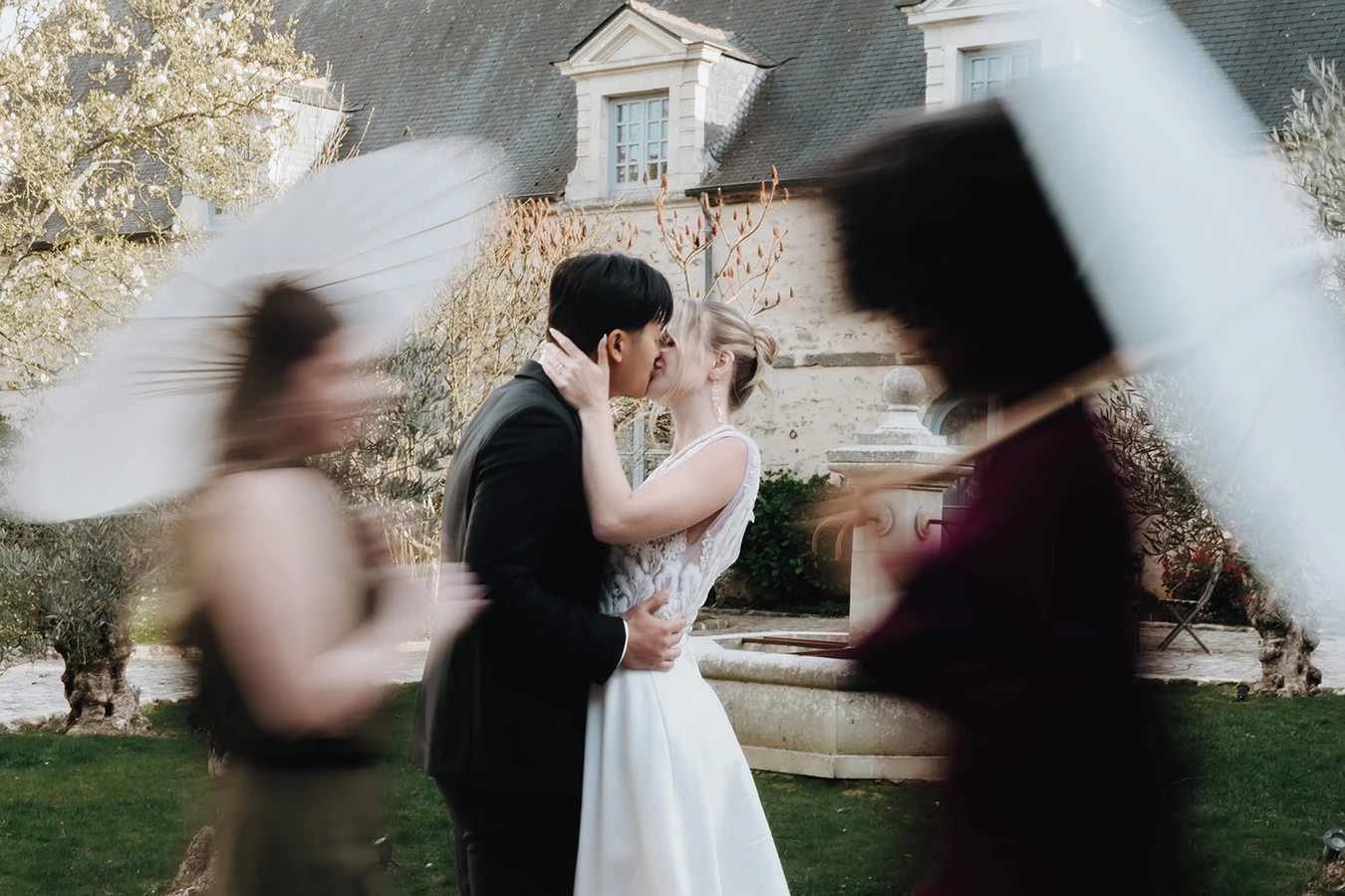 inspiration-mariage-vert-et-bordeaux-bretagne-ille-et-vilaine-domaine-obochato ©Laurene-and-the-wolf (41)