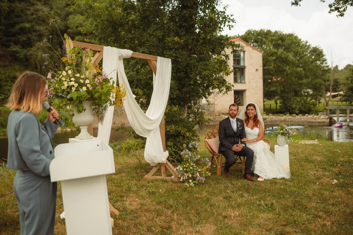officiante-de-ceremonie-laique-Hellofficiante-©MarionBillouPhotographe