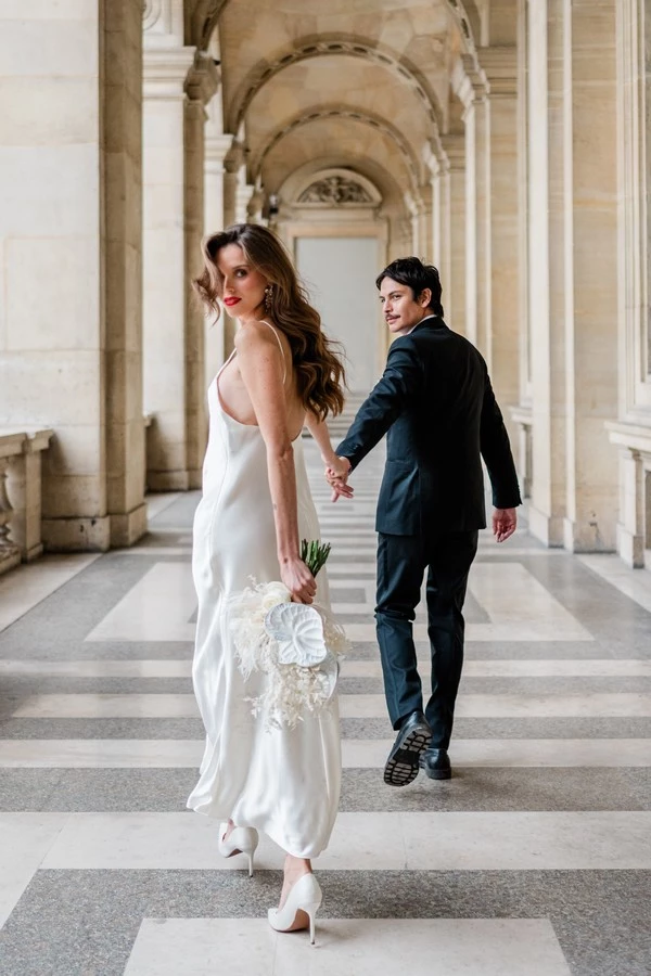 wedding-couple-sessions-Louvres-Paris-Aline-largenton-photography (1)